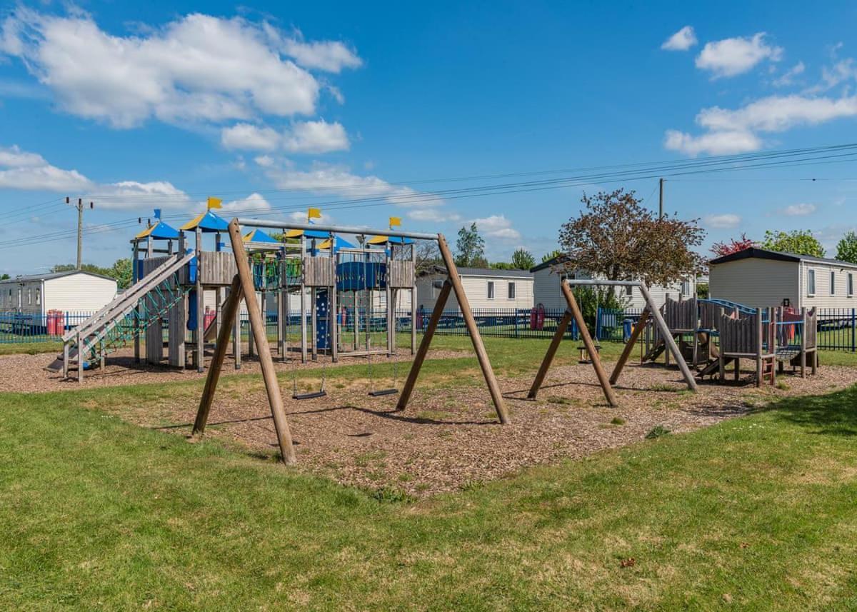 Riverside Caravan Holiday Park Bognor Regis Exterior photo